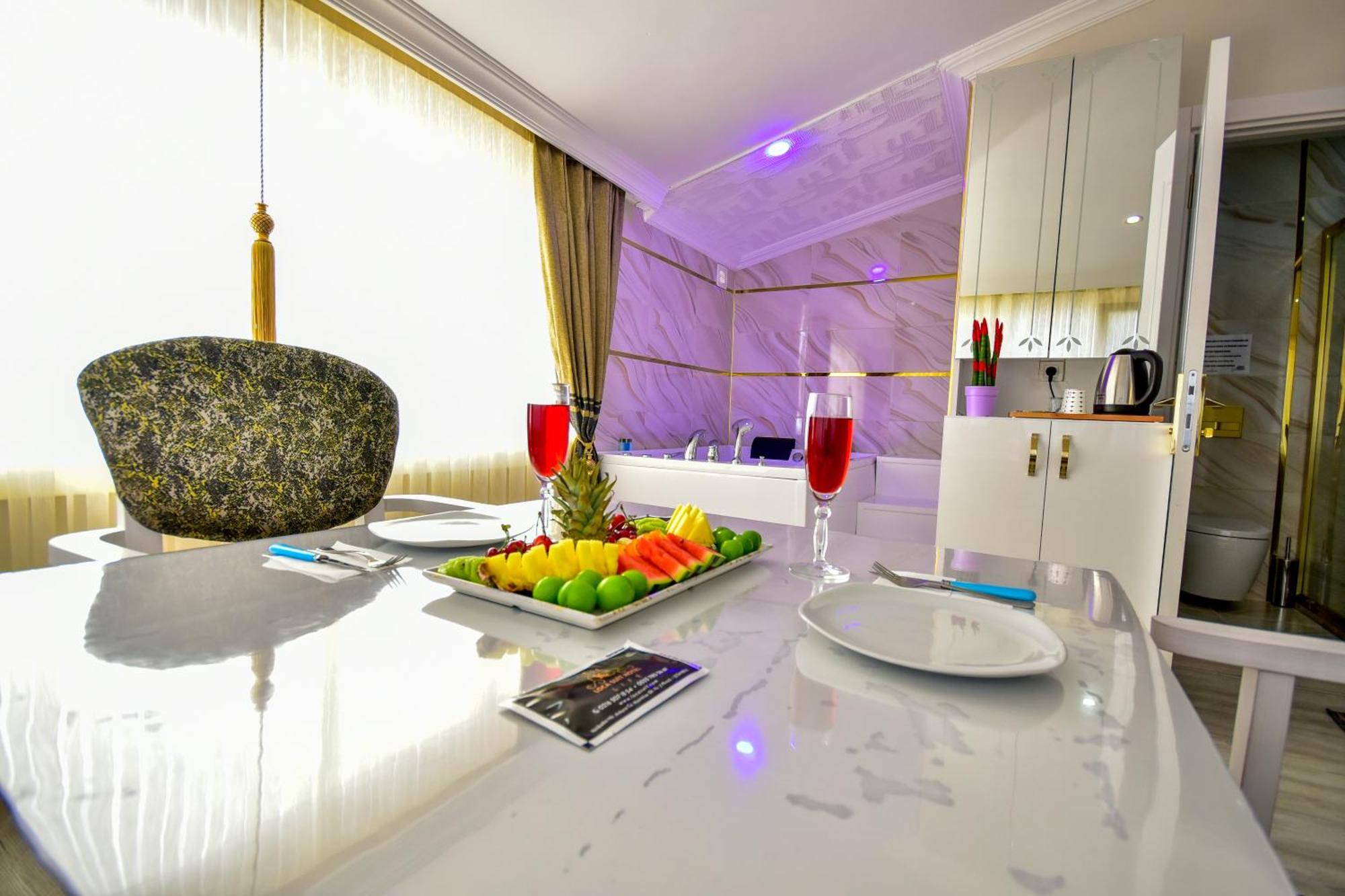 Loca Suit Life Airport Hotel Istanbul Exterior photo